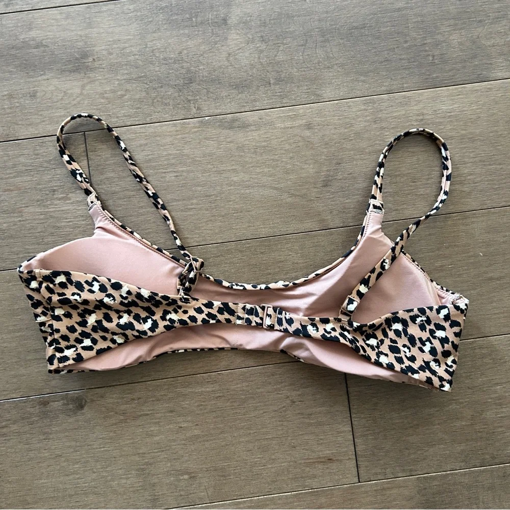 Aerie swim top NWOT

Comes from smoke and pet free home - Picture 2 of 2